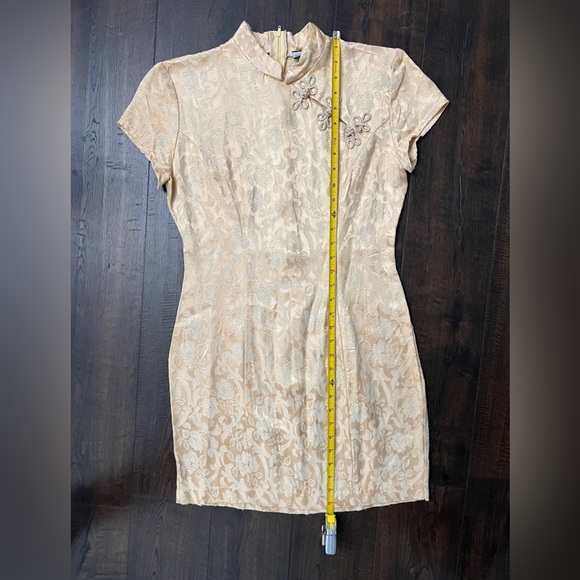 Vintage Breakin’ Loose Oriental Style Gold Dress Size 9/10 - Picture 7 of 7